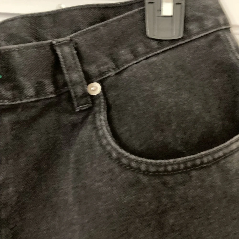 Tommy Hilfiger Black Jean Shorts Classic High-Waisted Design - Picture 6 of 11